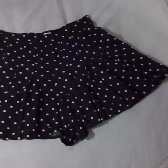 Hollister skirt, black and white polka dot - Picture 2 of 3